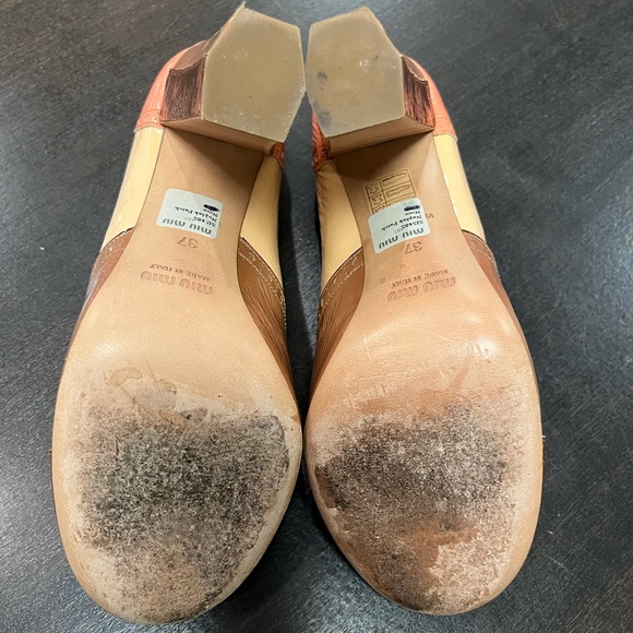 EUC Miu Miu Patent Leather Heels Sz 37 - Picture 6 of 7